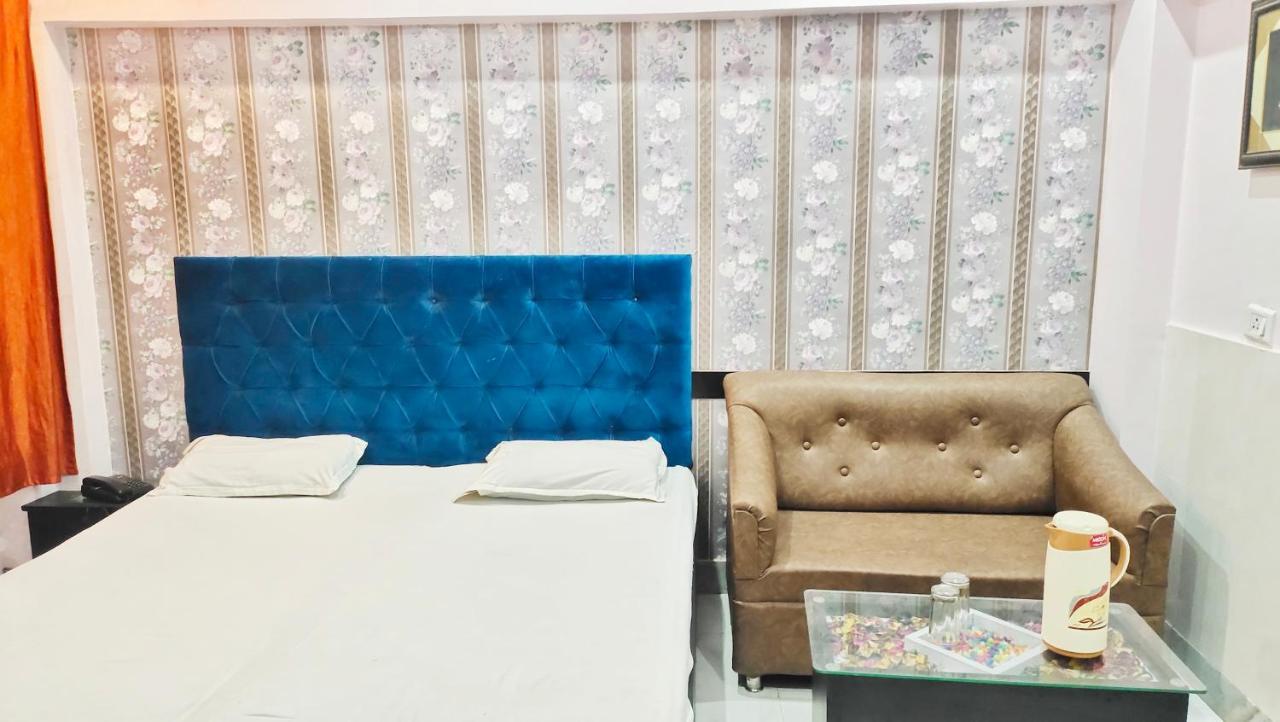 Hotel Shivay Palace Basti Kültér fotó